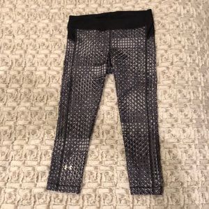Under Armour 3/4 tights. Brand New. Size M.